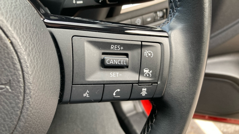 Nissan Qashqai 1.3 DiG-T MH N-Connecta 5dr Petrol Hatchback